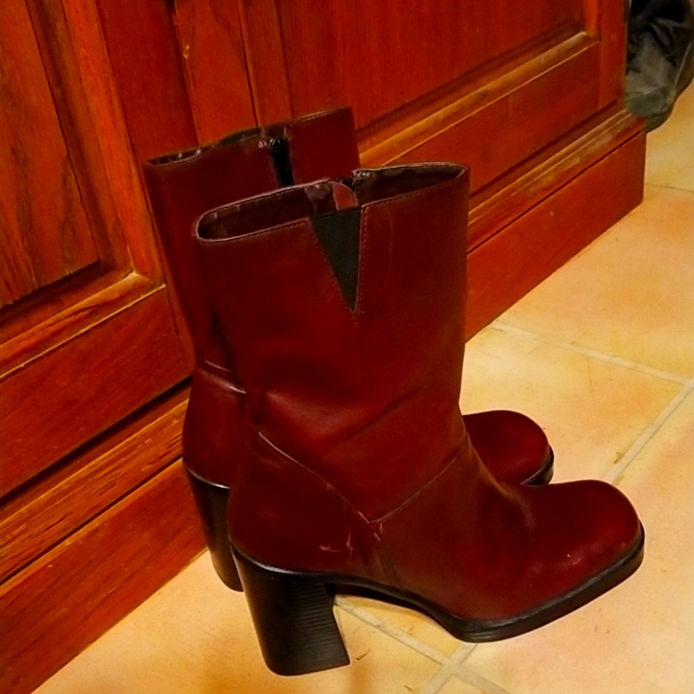 Diba USA Made in Brazil Maroon Platform Mid Calf Boots Sz 10